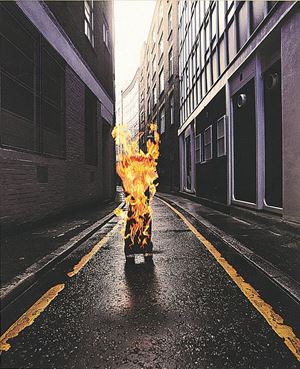 Bronzo che si dà fuoco