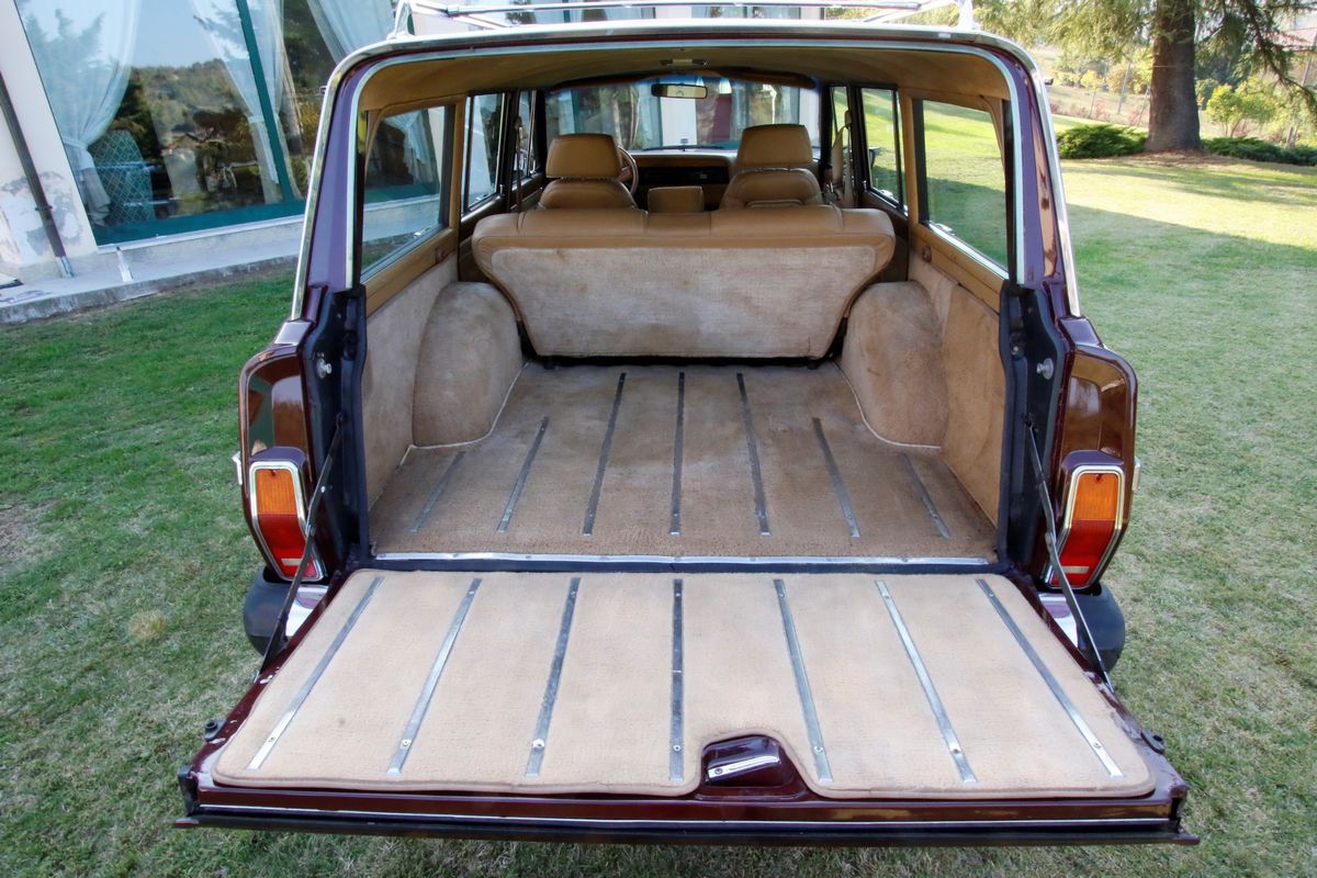 Jeep - Grand Wagoneer, SUV d'epoca del 1987 con telaio n. 8YACA15UXHV046635