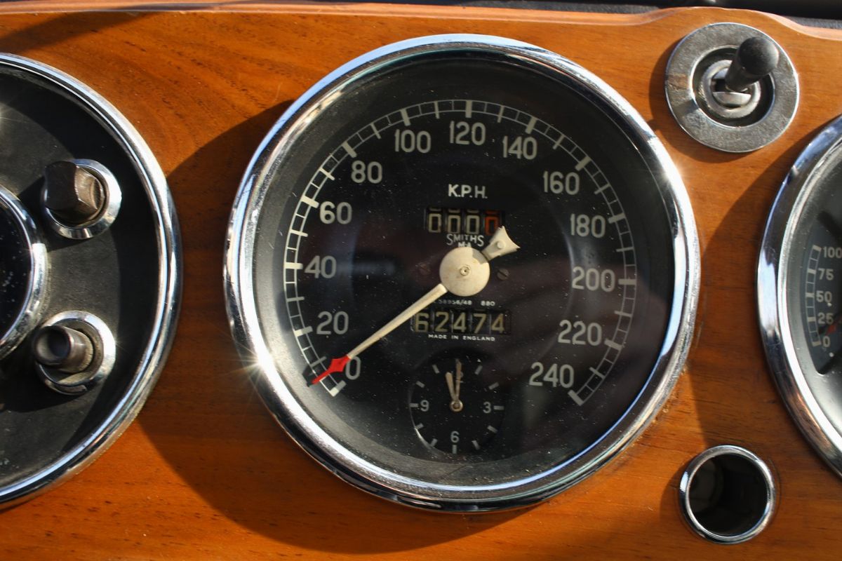 1951 Aston Martin Db2 Saloon Vantage (aston Martin)