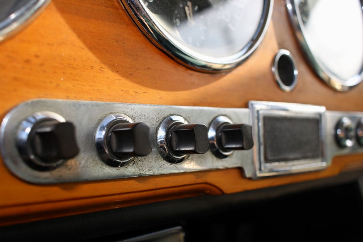 1951 Aston Martin Db2 Saloon Vantage (aston Martin)