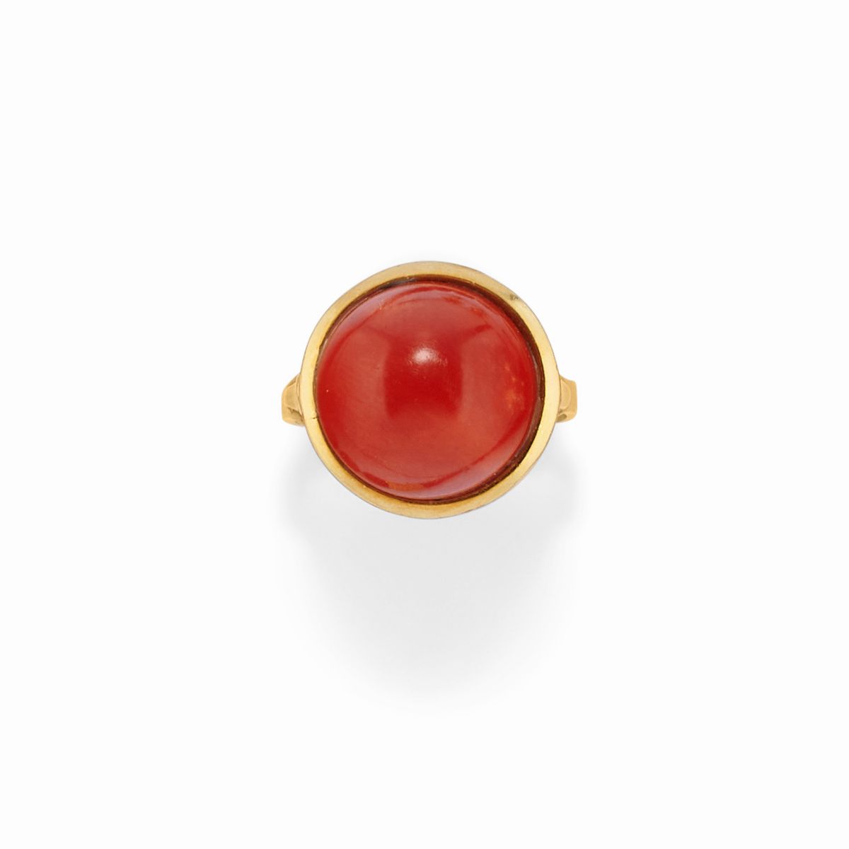 Set di gioielli in oro giallo 18k e corallo: collana, orecchini e anello