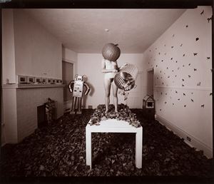 Dumping Leaves Nothing, dalla serie "Idiosyncratic Pictures"