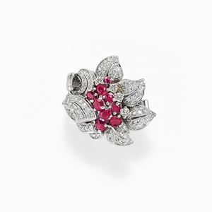  - Anello in oro bianco 9k, diamanti e rubini