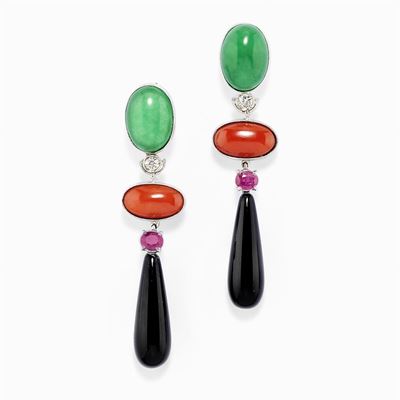 Orecchini Pendenti in Oro Bianco 18k, Argento, in Giadeite, Corallo, Onice, Diamanti e Pietra Ros...