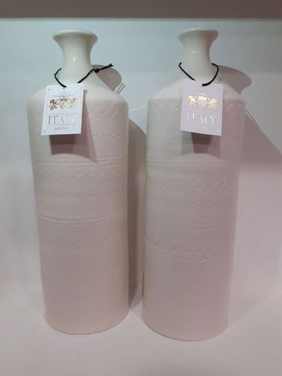 Vasi di ceramica bianca, coppia, Settecento gualdese