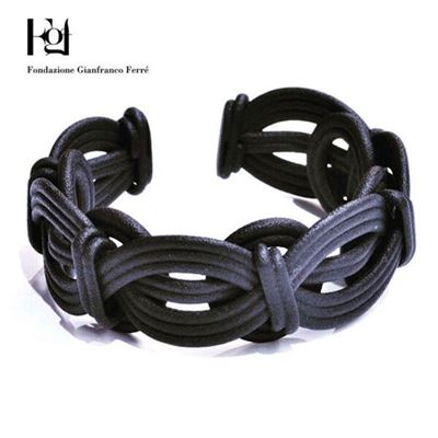 Gianfranco Ferré, Bracciale in metallo galvanizzato, P/E 2003