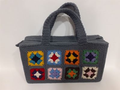 Borsa di lana italiana, realizzata con tecnica dell'uncinetto Granny Square