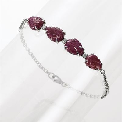 Bracciale in oro bianco 18K con corindoni naturali e diamanti
