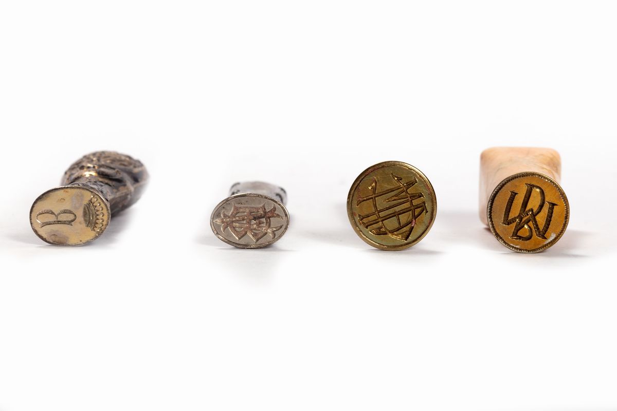 Lotto Composto da Undici Sigilli in Materiali Diversi, Secolo XIX