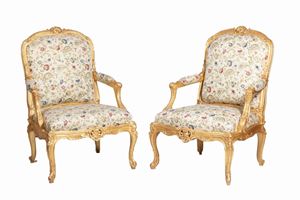  - Pair of antique armchairs in carved and gilded wood