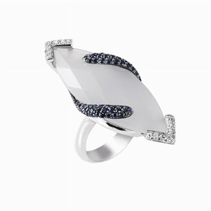 Anello in oro, quarzi, corindoni 
e diamanti