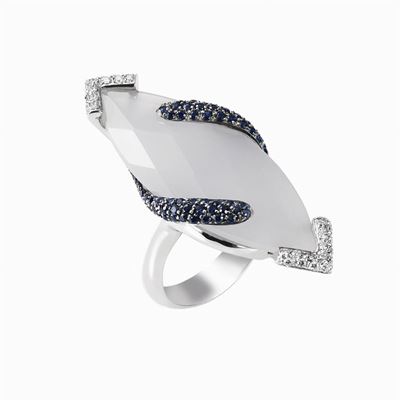 Anello in oro bianco 18K con quarzo calcedonio, corindoni e diamanti