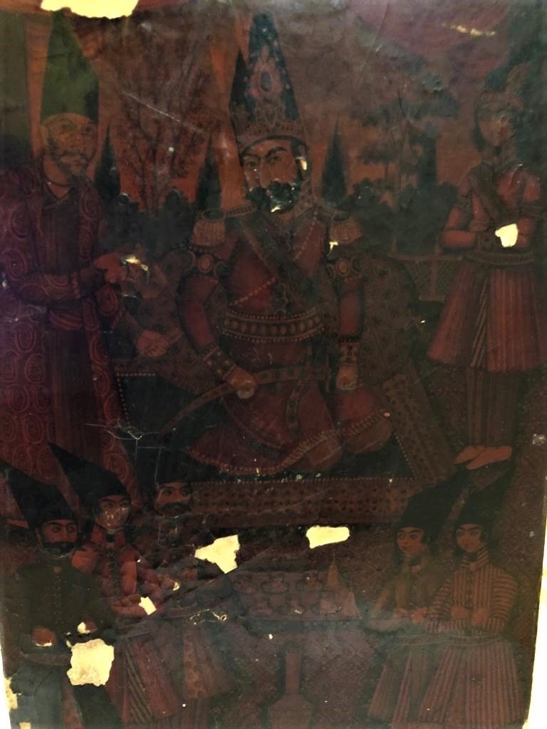 Contenitore specchio Qajar, dipinto su papier mâché con scene di corte, Persia XIX secolo