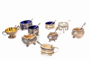 Lotto composto da nove piccole saliere in argento, secoli XIX-XX