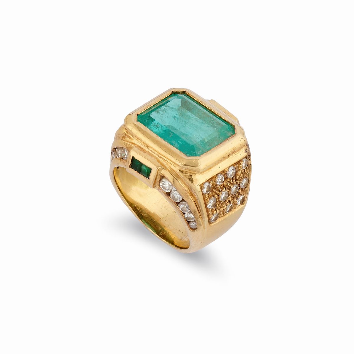 Anello in oro giallo 18K con smeraldo Colombia e diamanti