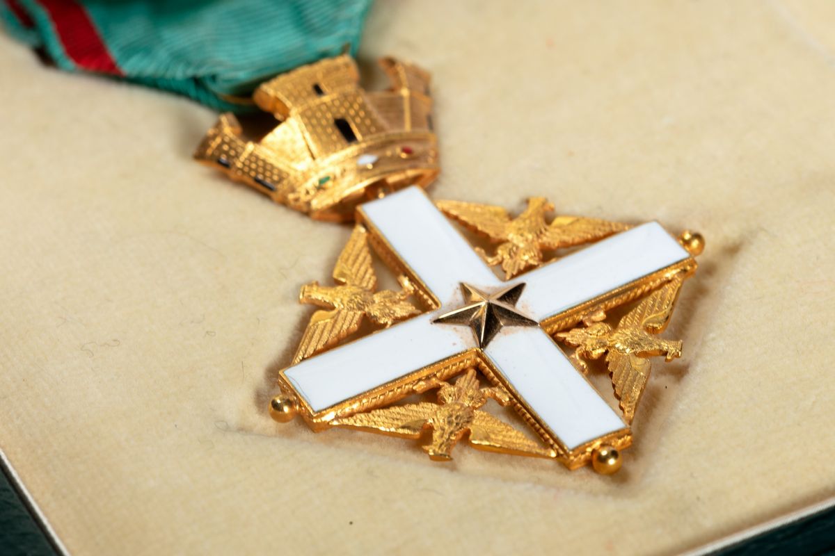 Due Medaglie di Cavaliere al Merito della Repubblica Italiana, Secolo XX