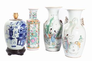 Lot consisting of four porcelain vases, China 19th - 20th centuries