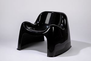 Toga chair