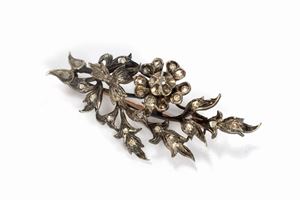 Brooch in gold and silver with diamond roses, 19th century