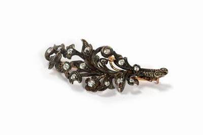 Spilla in Oro e Argento con Zirconi a Motivo Floreale, Fine Secolo XIX - Inizi Secolo XX