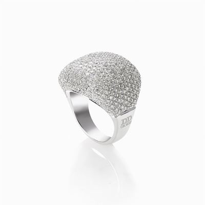 Anello in oro bianco 18K con pavé di diamanti naturali
