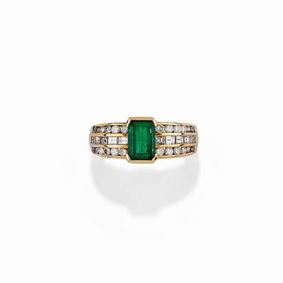 Anello con Smeraldo e Diamanti