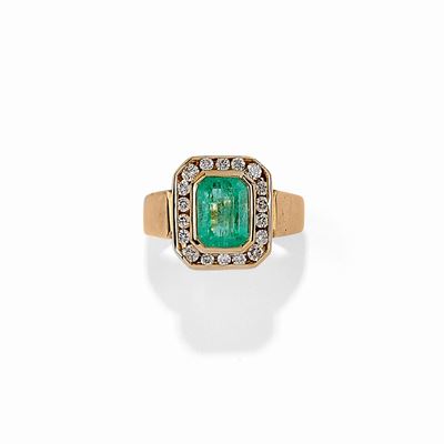 Anello con Smeraldo e Diamanti