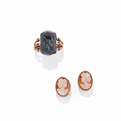 Anello e Coppia di Orecchini con Cammei