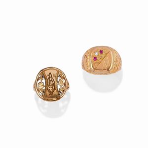 Two 18K yellow gold, red gemstones and diamond men's rings, early 20th Century