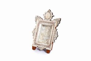 Case in olive wood, covered in finely carved and drilled mother-of-pearl, late 19th century