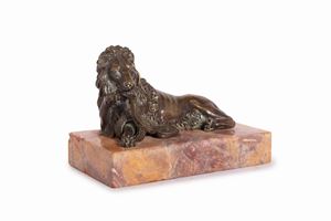 Bronze sculpture depicting a lion fighting with a snake, 19th century