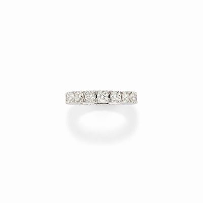 Anello Eternity in oro bianco 18K con diamanti, totale ct 3,50