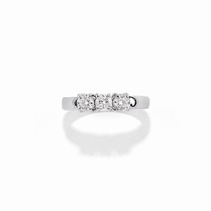 Anello trilogy con diamanti