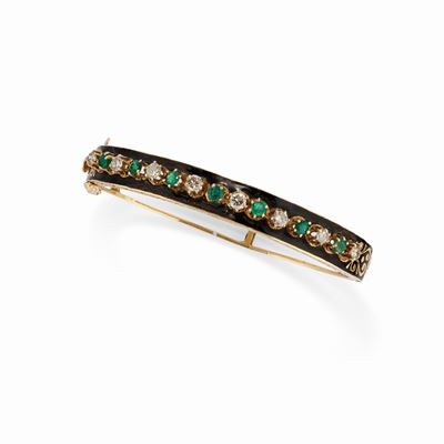 Bracciale in oro giallo 9K con diamanti, smeraldi e smalto nero