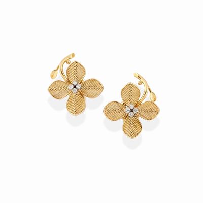 Orecchini in oro giallo 18K a forma di quadrifoglio con diamanti