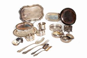  - Lot consisting of seventeen silver pieces, 19th - 20th centuries