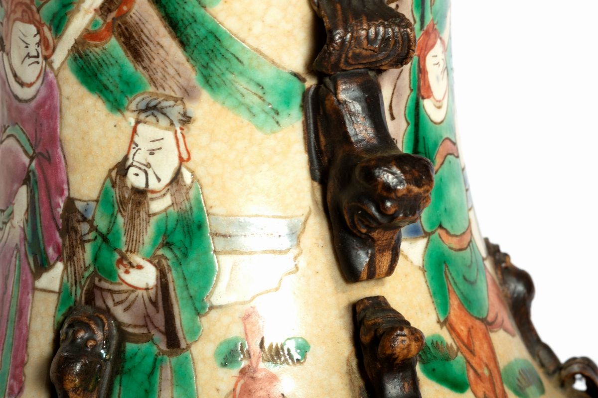 Vaso in ceramica policroma, Cina, XIX secolo