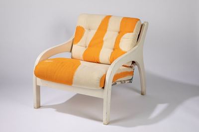 Poltrona modello Vivalda, legno laccato e tessuto, 1967