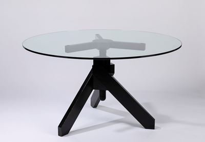 Tavolo modello Vidun, legno laccato nero e piano in cristallo, 1987
