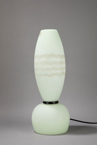 Lampada da tavolo in vetro soffiato e inciso