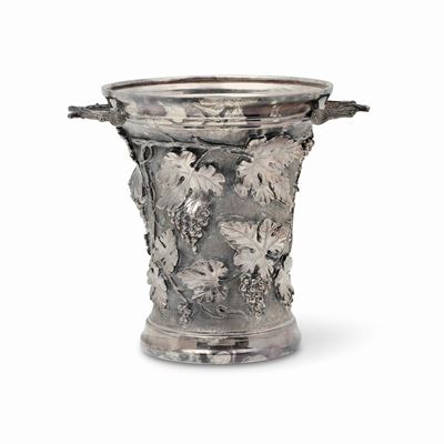 Vaso in argento 925, Italia, XX secolo, decorato a tralcio d'uva