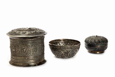Scatole e coppetta in argento, Medio Oriente, secolo XIX