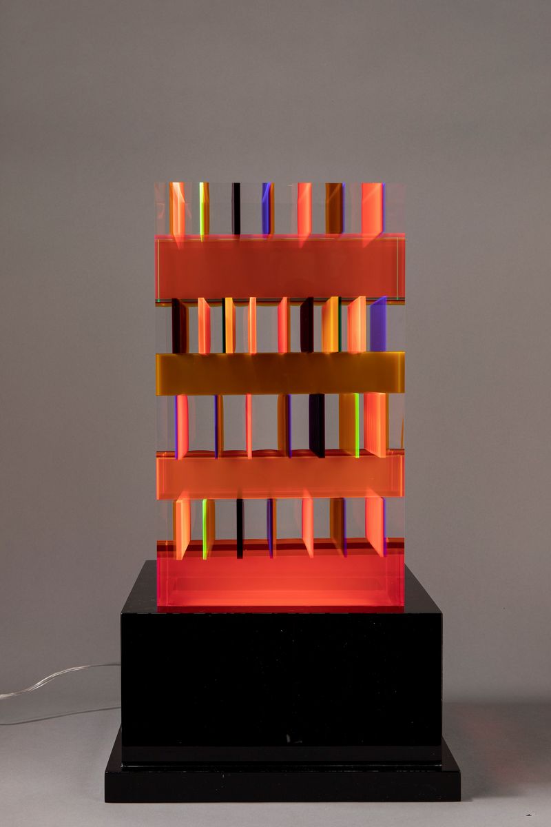 Studio Superego - Lampada DNA in plexiglass colorato con base in ottone