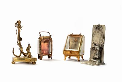 Lotto Composto da Quattro Porta Orologi, Francia Secoli XIX - XX