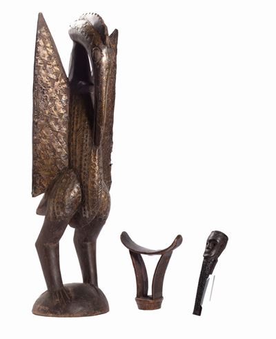 Oggetti rituali in legno, arte africana (comprendente tre esemplari)