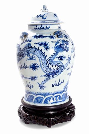 Porta ombrelli in porcellana bianca e blu, Cina secolo XX, Incanti d'Arte  / Arte Orientale