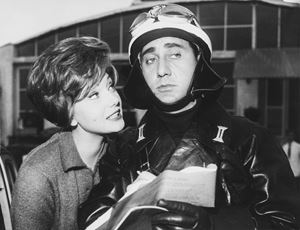 Alberto Sordi and Sylvia Koscina in "Il vigile"