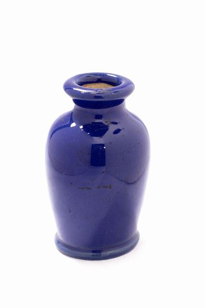 Vaso in porcellana monocroma blu, Cina, XIX secolo