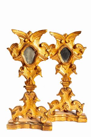  - Coppia di porta reliquie in legno dorato, secolo XVIII