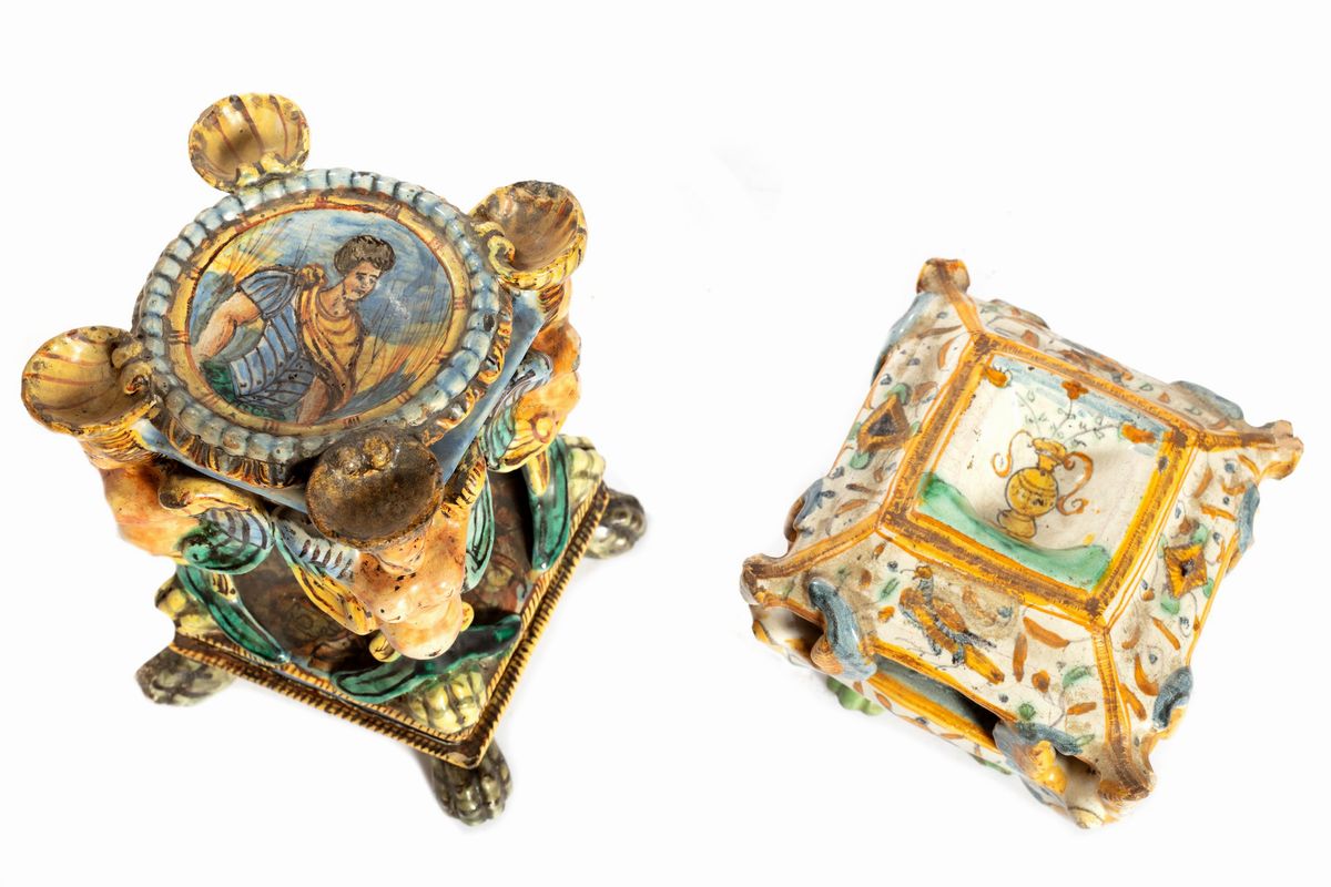 Lotto Composto da Due Calamai in Maiolica Policroma, Fine Secolo XIX